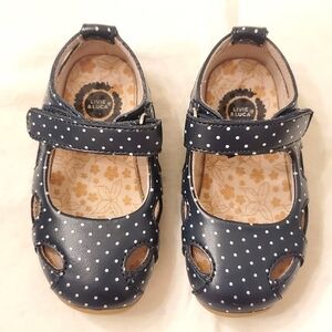 Livie & Luca Flats Size 6